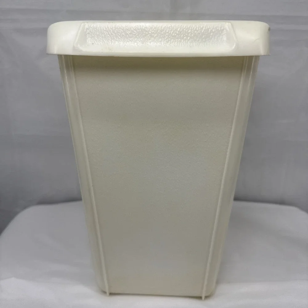 Vintage plastic waste basket garbage can White/Cream Bin‎ Container